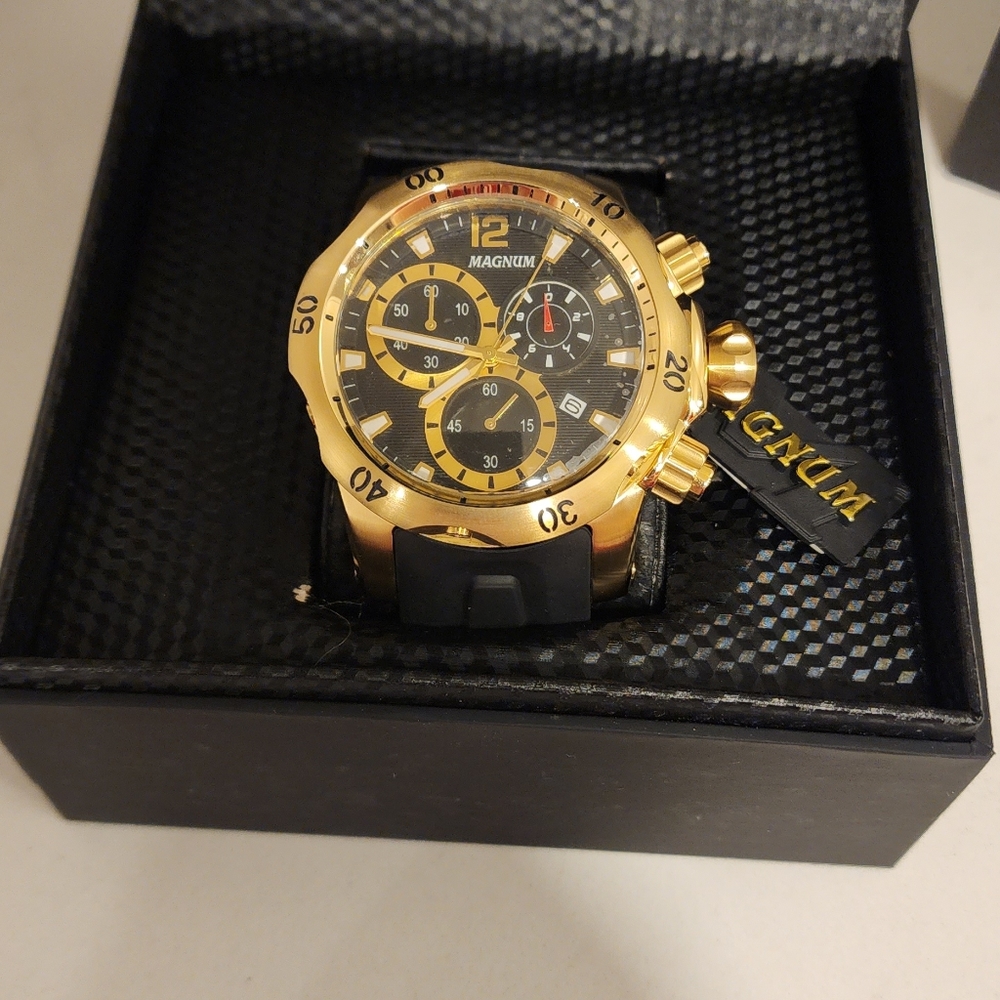 Magnum MA33755 watch